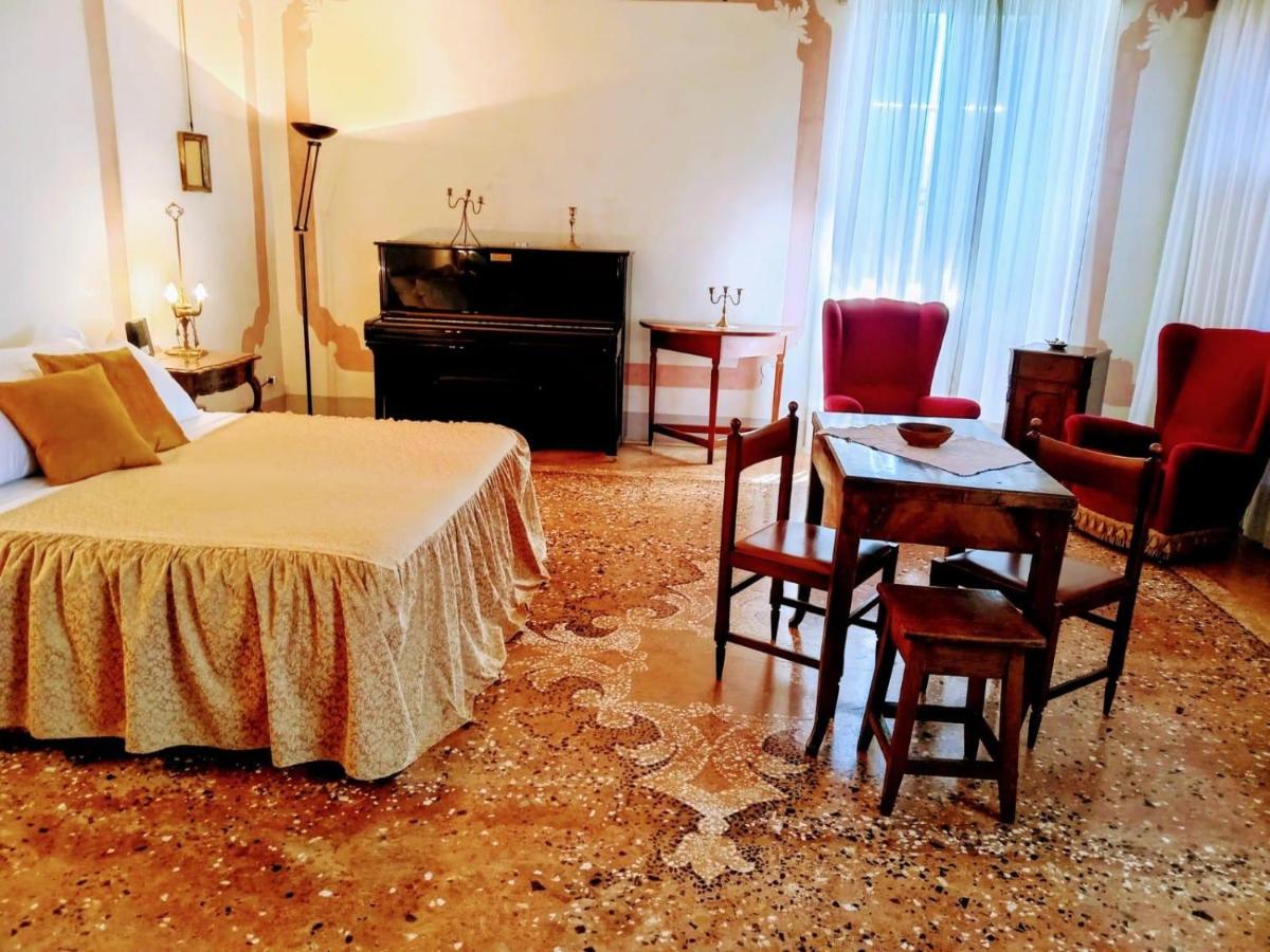 Double Room with Private External Bathroom