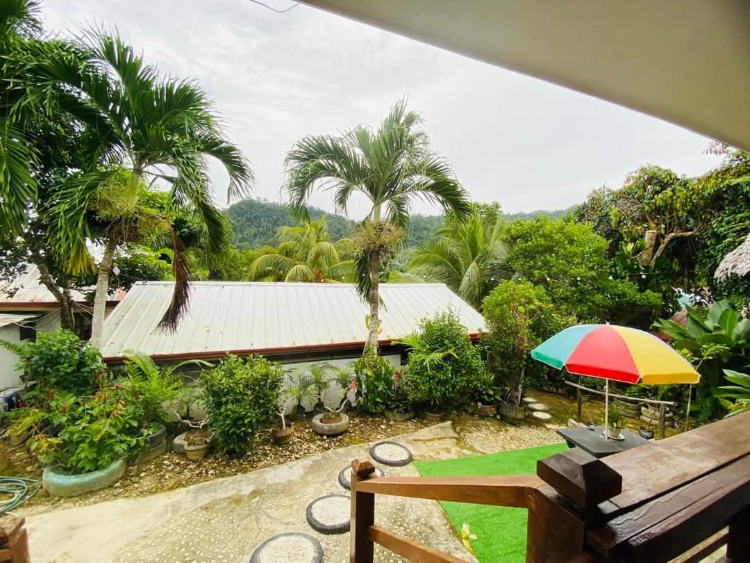 Tweepersoonskamer met 2 Aparte Bedden en Uitzicht op de Bergen