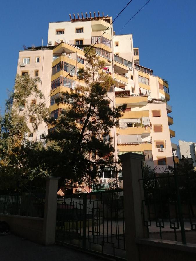 Lovely 3 BR Apt Across Tanners' Bridge, Sleeps 8 - B&B