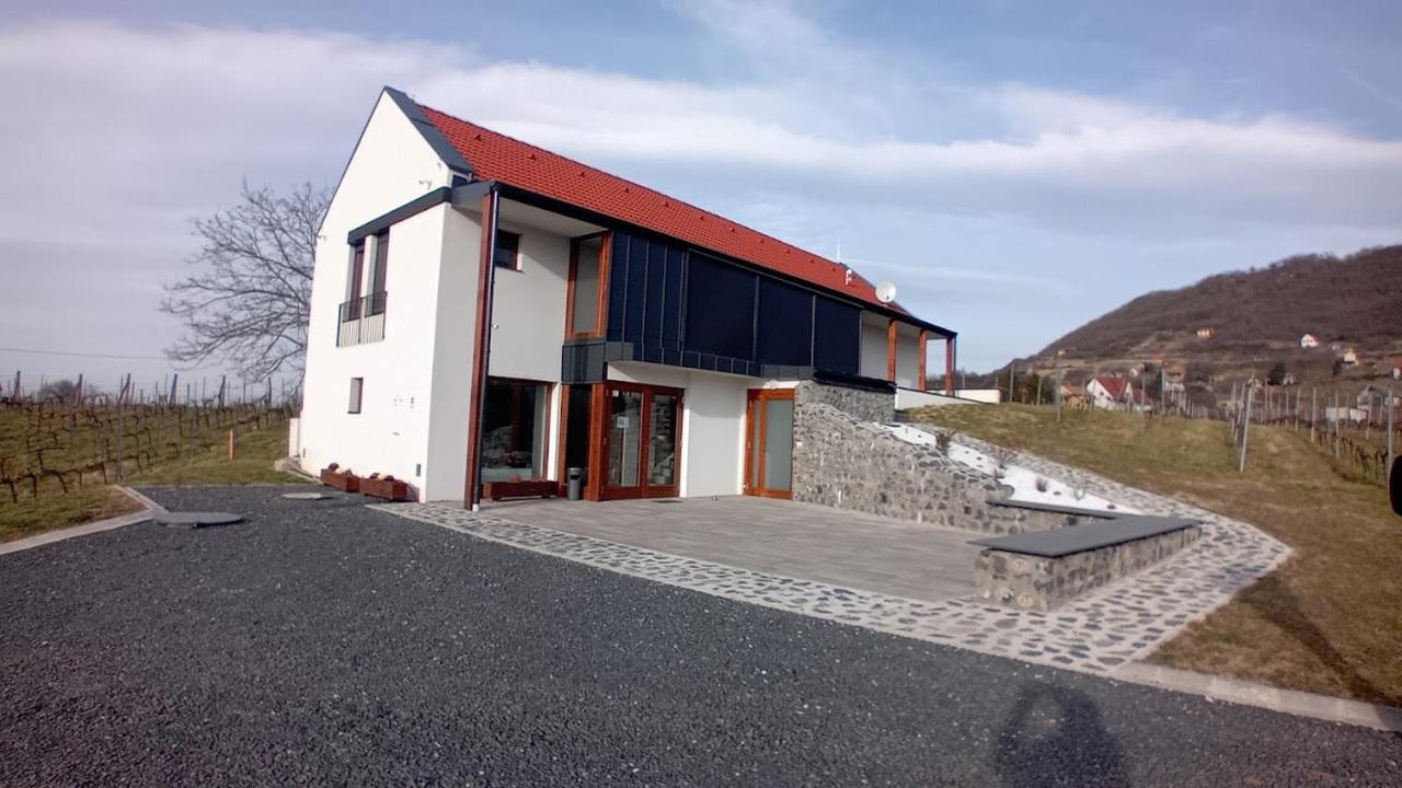 Bandi Weekend House - B&B
