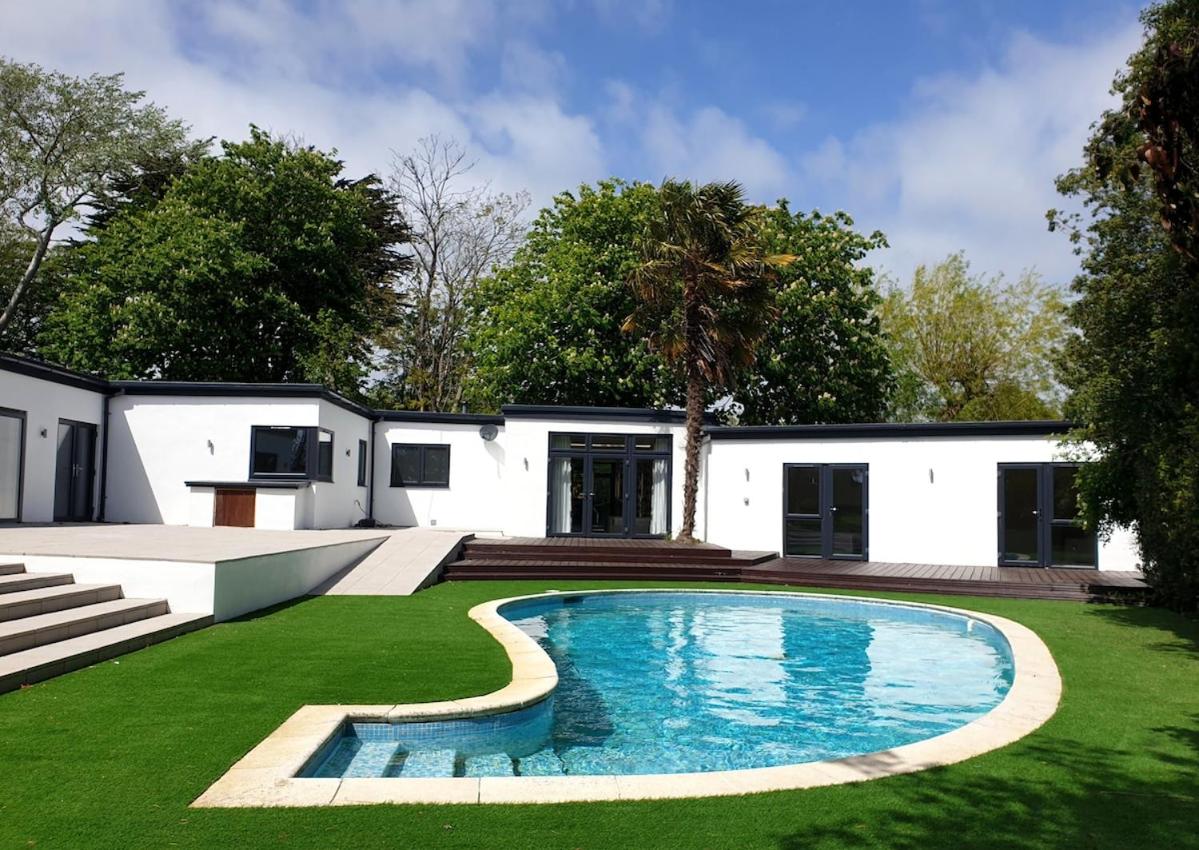 Tranquil & Unique Villa on the UK's sunniest place - B&B