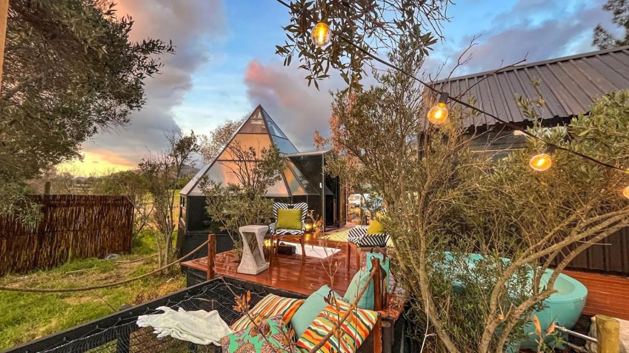 Riverside Glass Cabin Franschhoek - B&B
