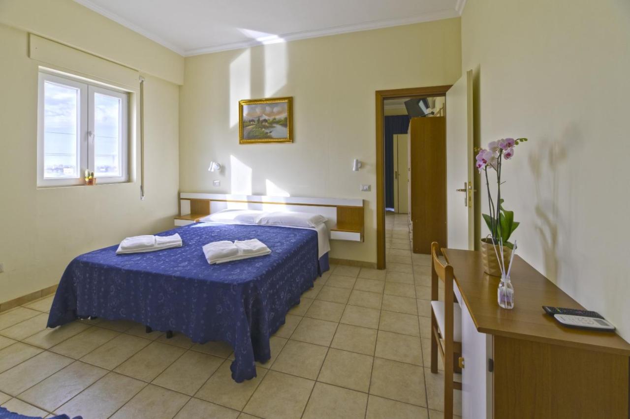 Quadruple Room with Private Bathroom