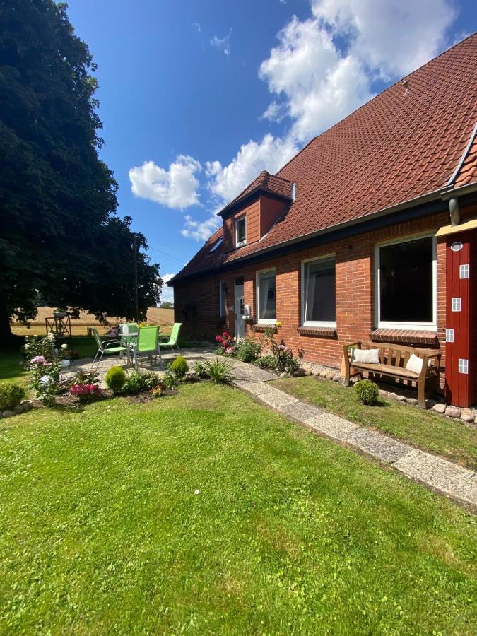 Idyllisches Apartment in der Natur, Ostseenähe - B&B