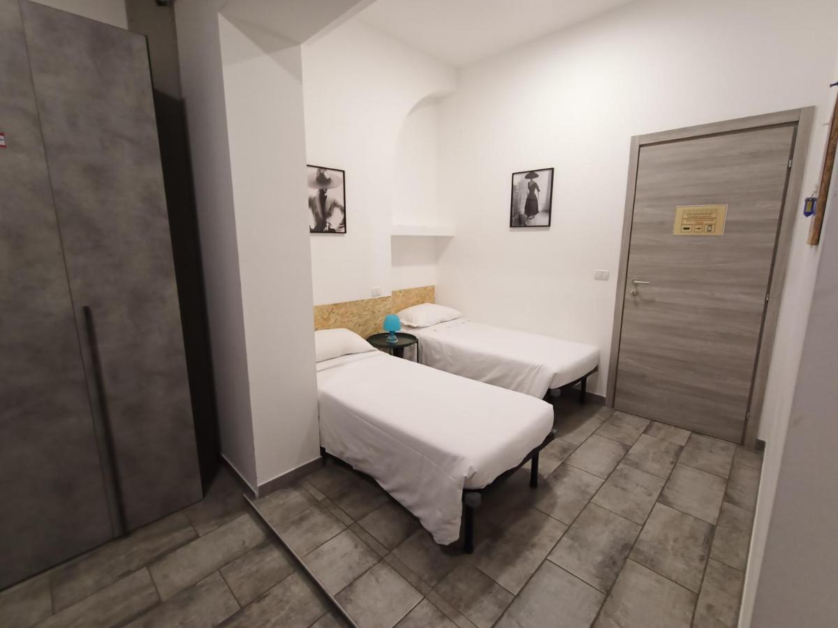 Twin Room with Private External Bathroom