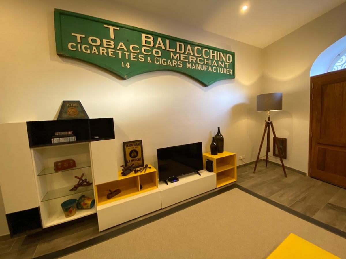 NEW Designer Townhouse Central Sliema - Bed and Breakfast Sliema