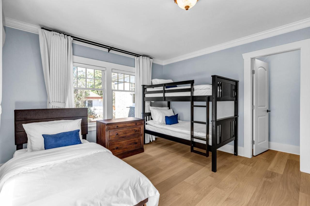 Triple Room with Shared Bathroom