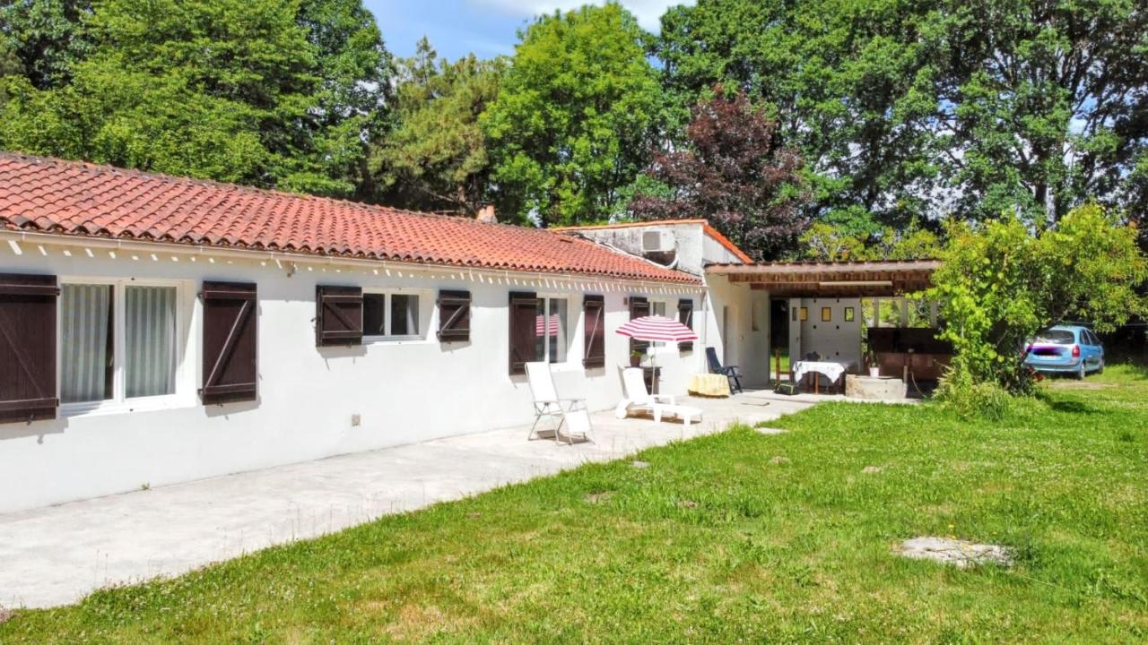 Maison spacieuse à Venansault avec jardin et terrasse - B&B Venansault