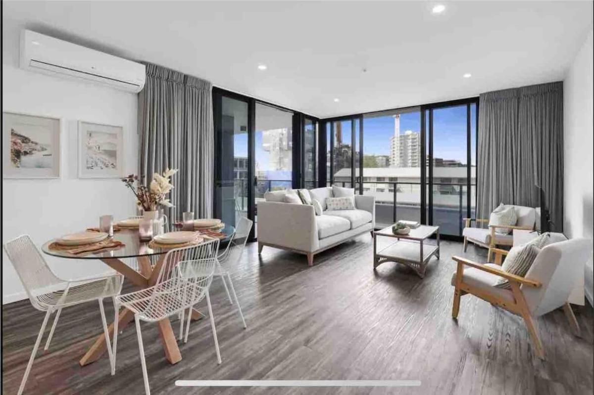 Beachfront 2 bed at Burleigh Heads - B&B