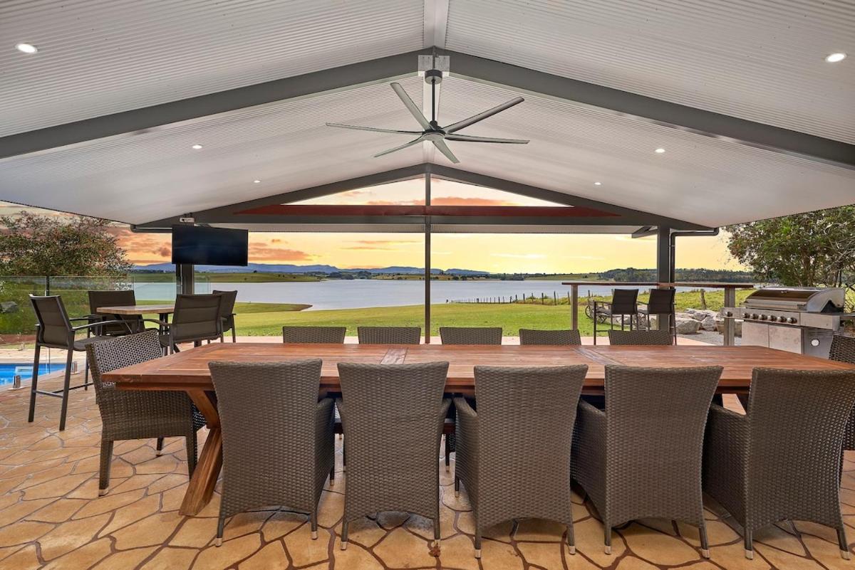 Tuscany on Tinaroo - Lakeside Luxury - B&B