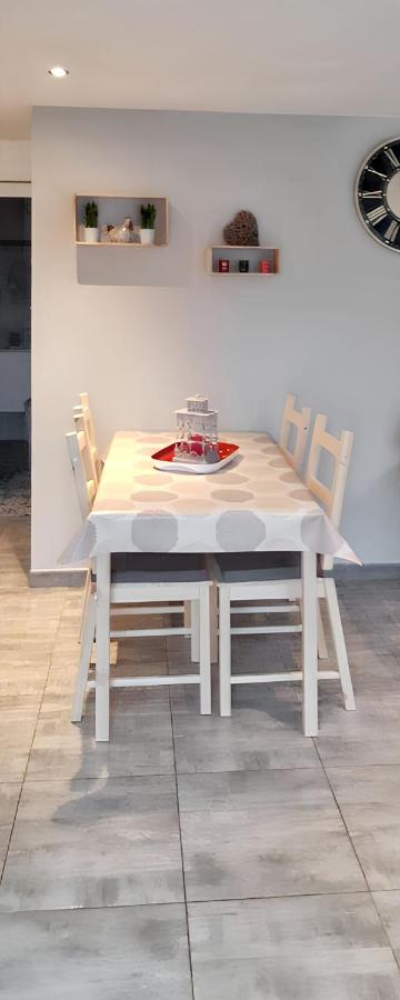 Charming House in Hamois with Shared Pool - B&B Hamois