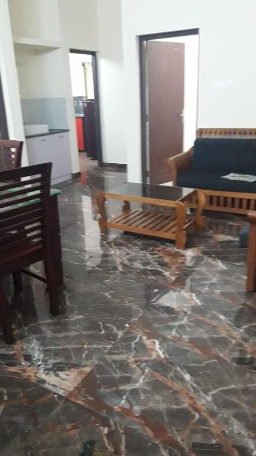 Rajdhani Apartments - B&B