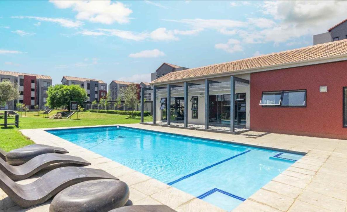2 Bedroom, Private Garden Apartment - B&B