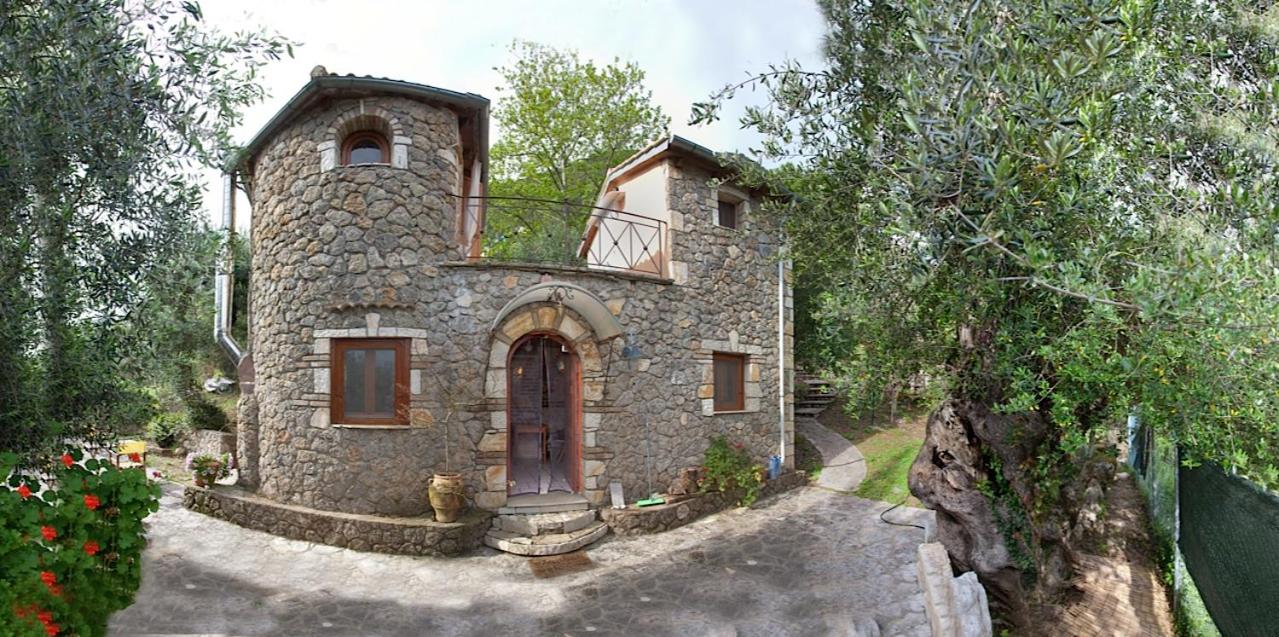 Musician's Round House & Castello - Chambres d’hôtes