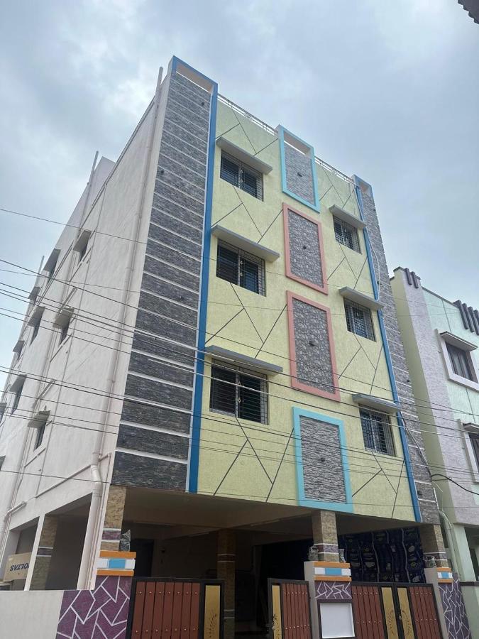 Sunrise Home Stay - B&B