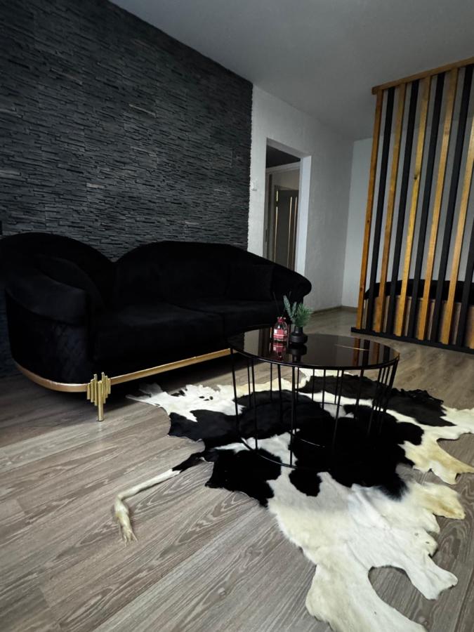 Gold & Black - Ferienwohnung