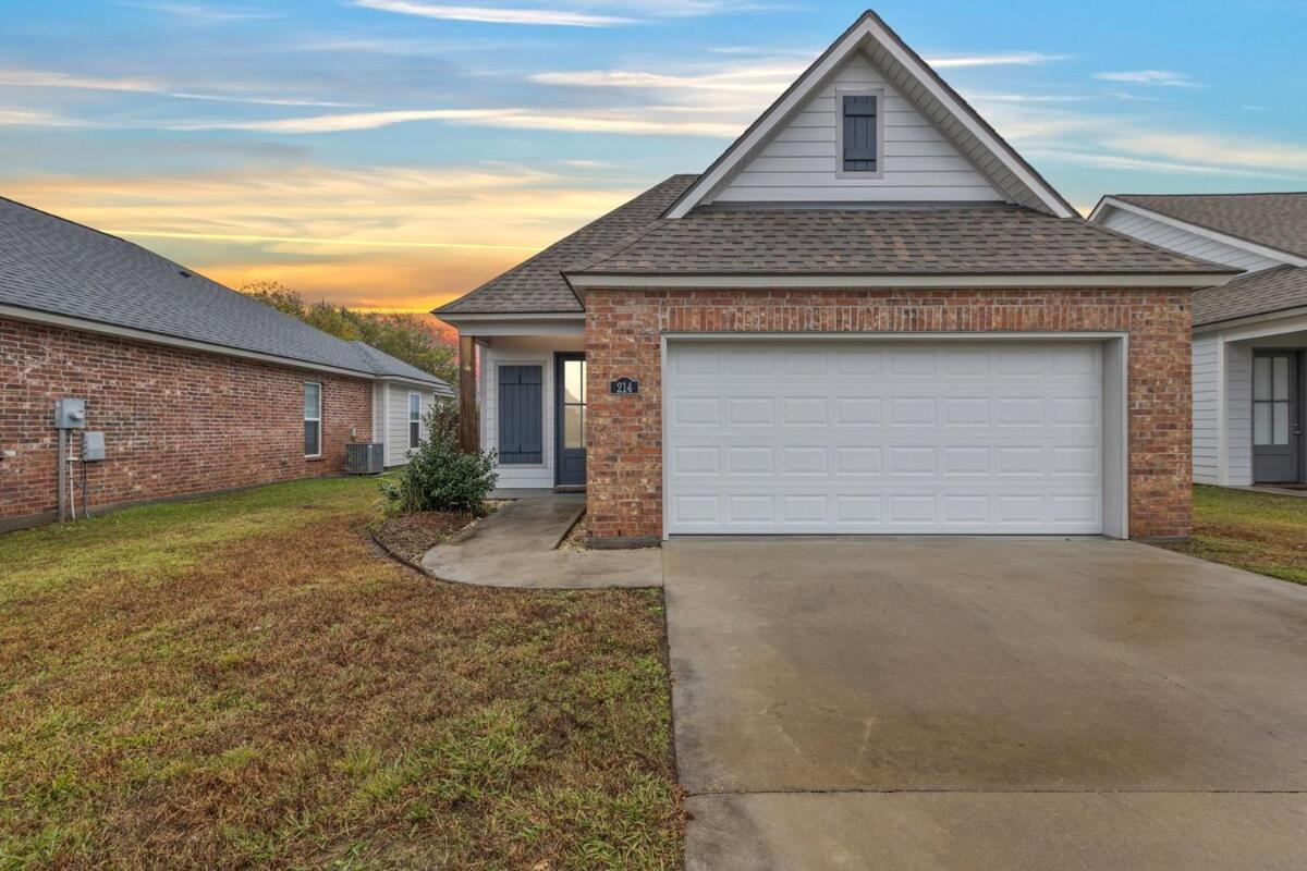 Cajun Stays-Adry Lane Home in Youngsville - Chambres d’hôtes Youngsville