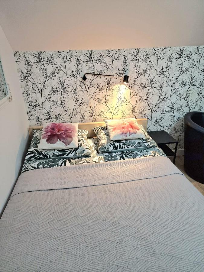 Double or Twin Room with Private Bathroom