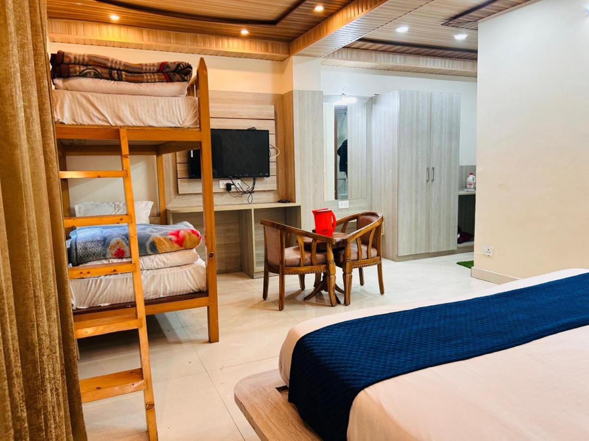 Deluxe Family Suite