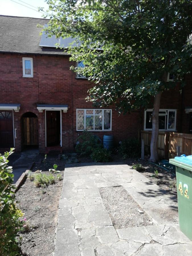 42 Churchbury Rd, Room 3 - Bed and Breakfast