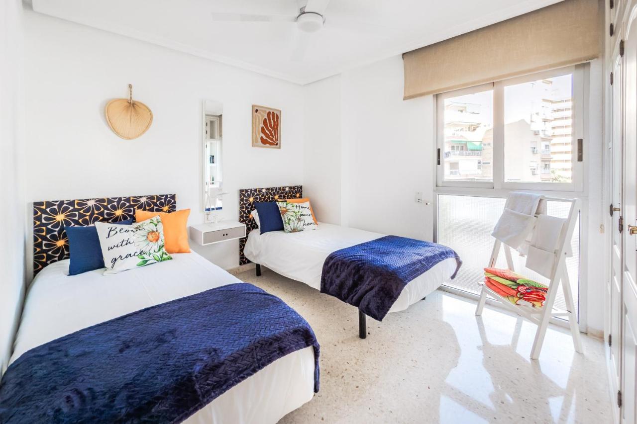 New Charming Apartment by the beach with swimming pool, parking & tennis court - B&B Alicante