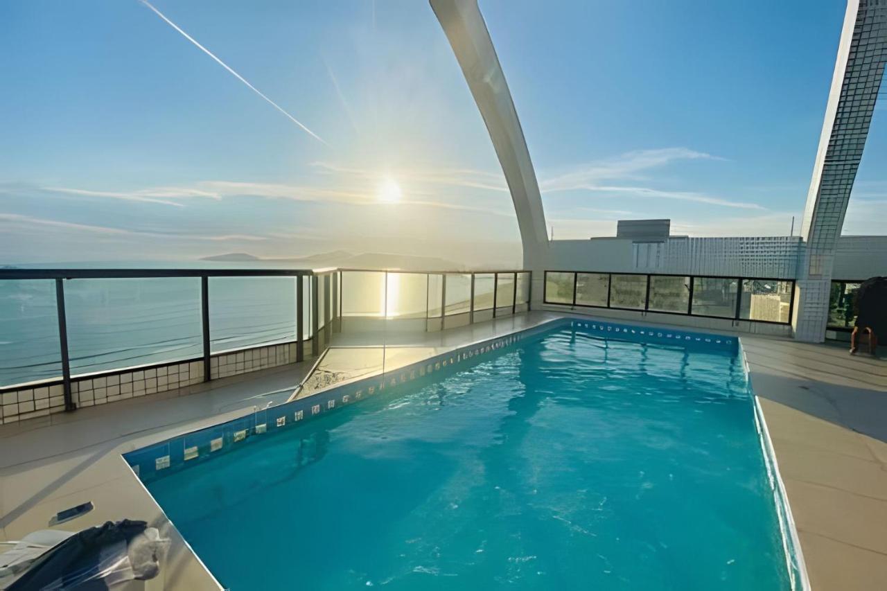 Incrível vista para o mar com piscina no Boqueirão - B&B Santos