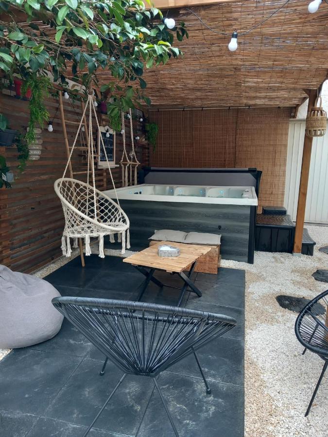 La Maison au Camélia - Ferienwohnung Villerest