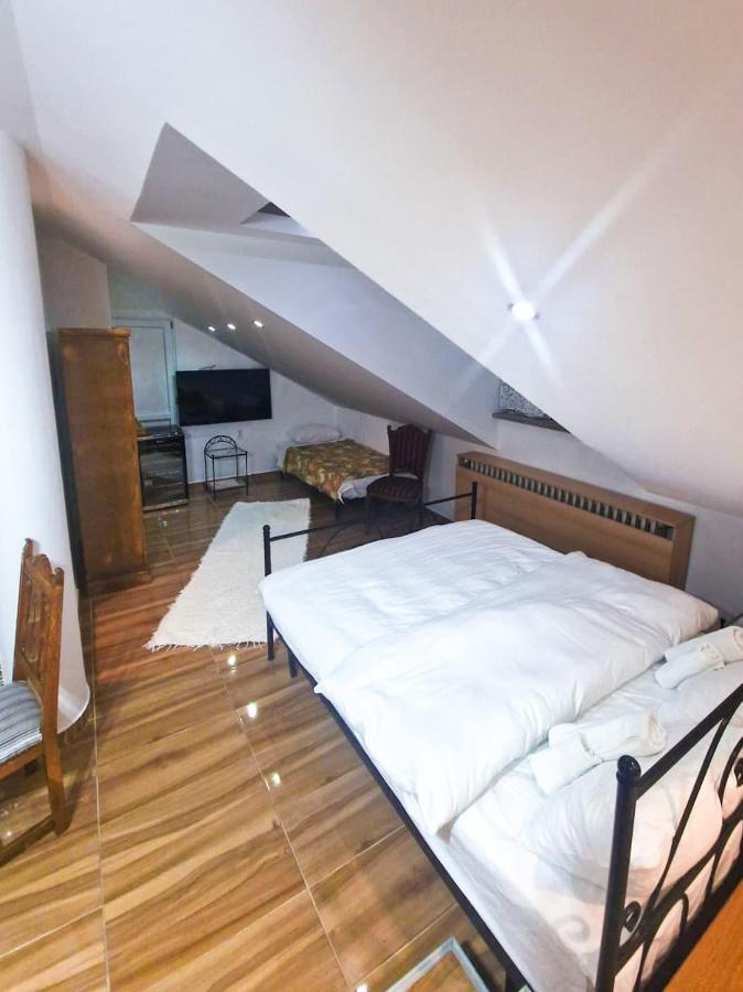 Comfort Triple Room