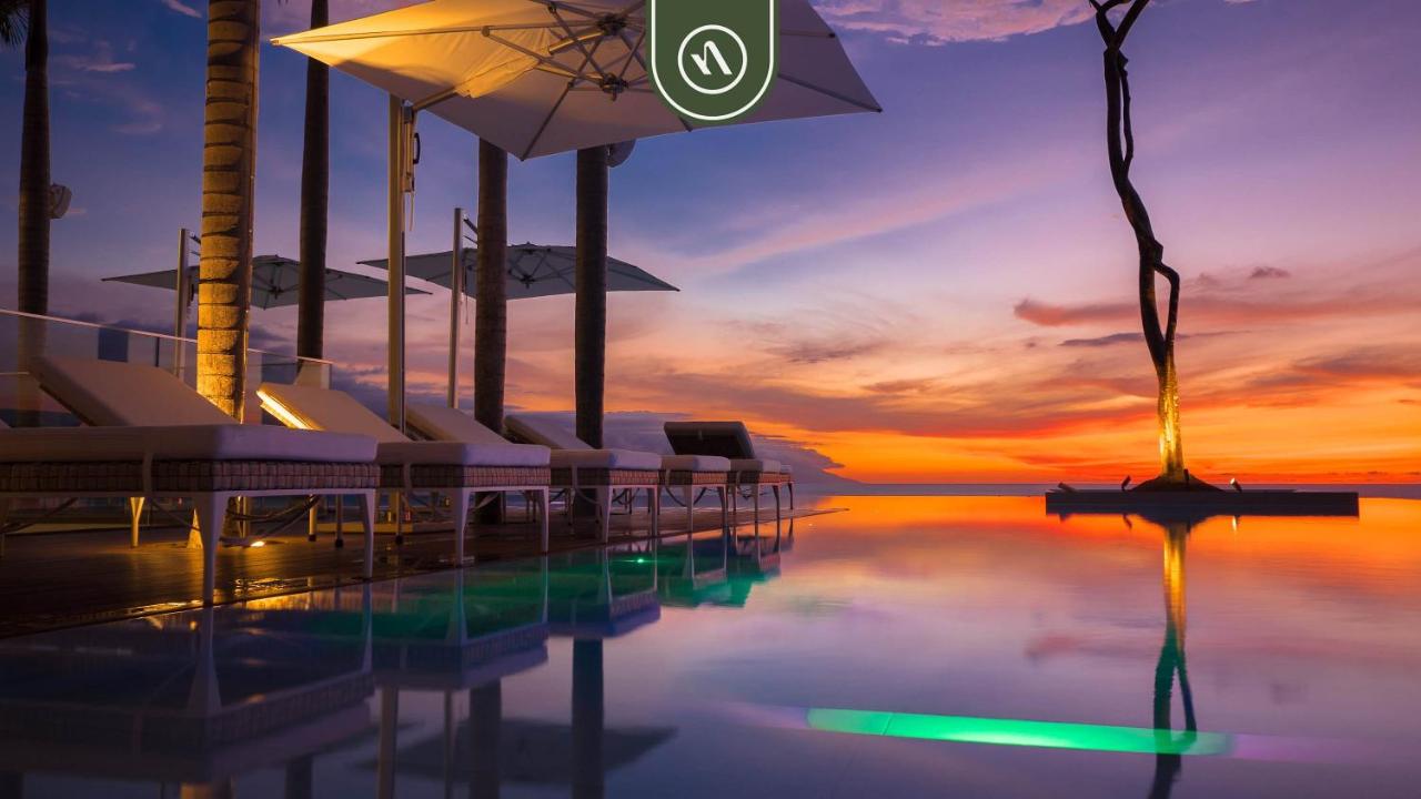 Amazing Condo with Rooftop Pool - B&B