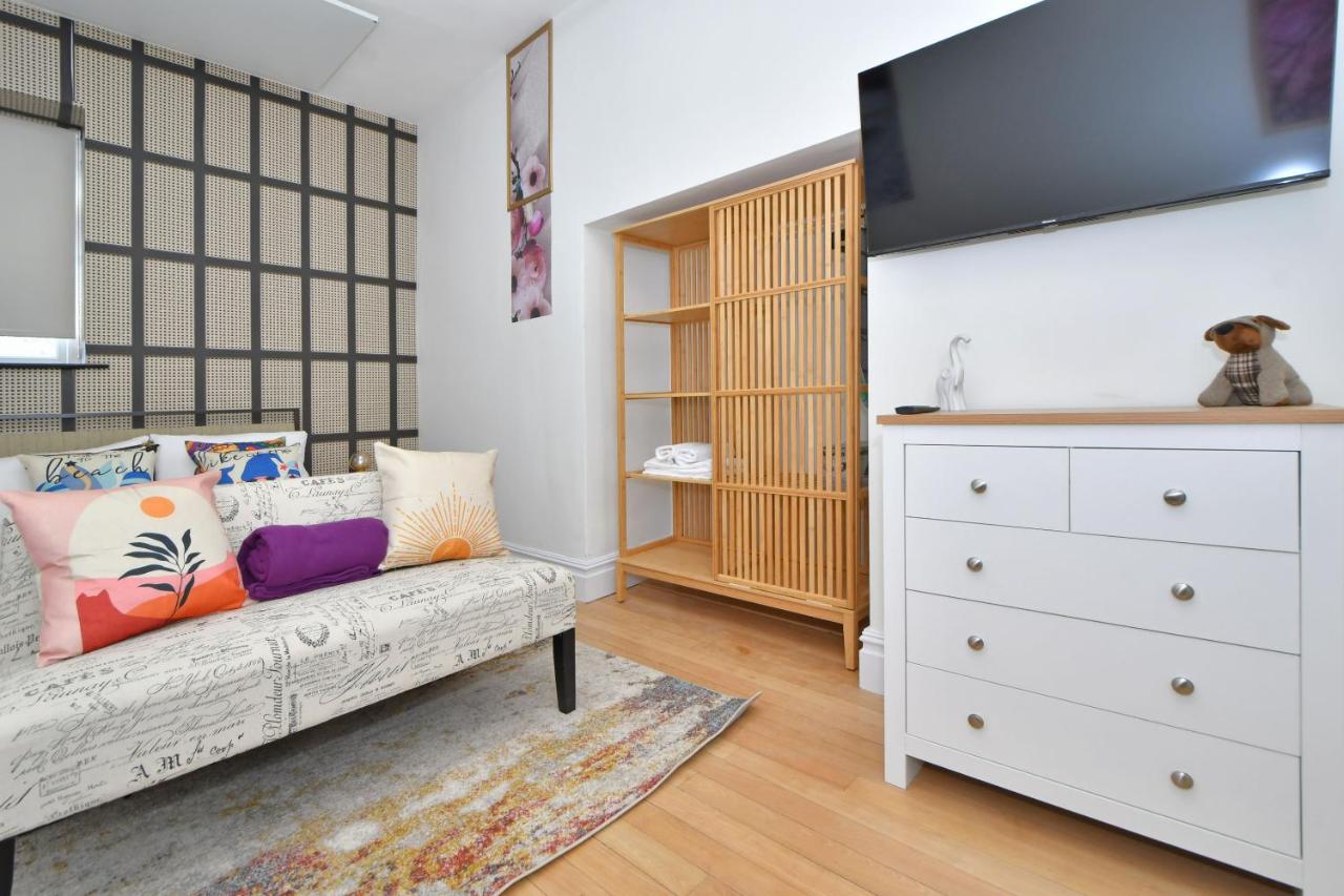 One Battison - Affordable Rooms, Suites & Studios in Stoke on Trent - B&B Stoke-on-Trent