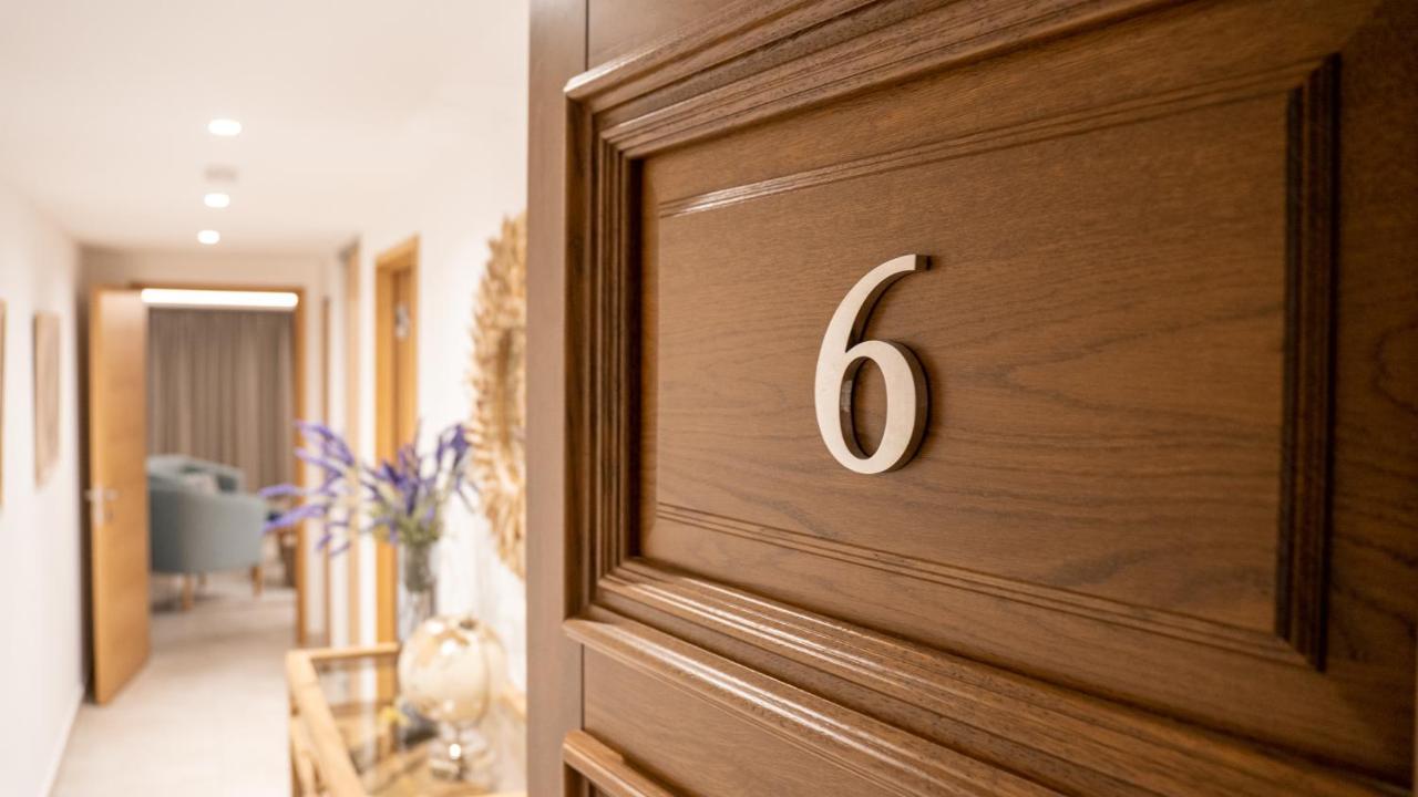 Deluxe Appartement met 2 Slaapkamers en Balkon