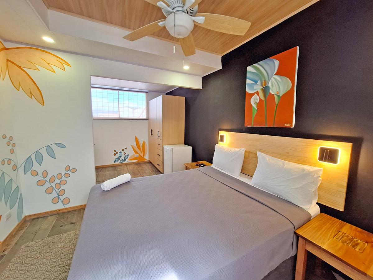 Standard Queen Room