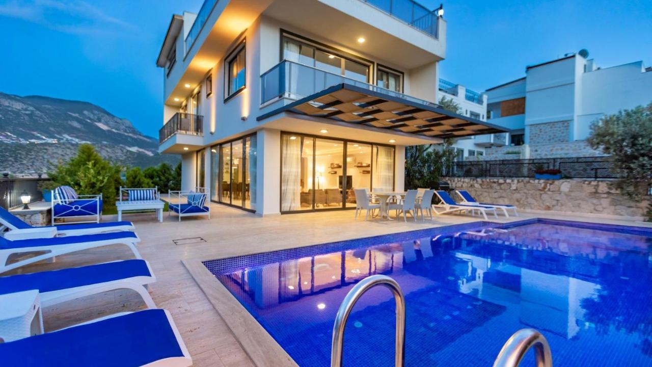 Kalkan 4 Bedroom Villa 7551 - Bed and Breakfast Kalkan
