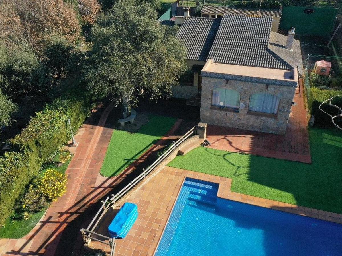 VILLAS COSETTE - Villa La font dels pins. Precioso Chalet con Piscina, Parquing y Barbacoa. - ES-209-88 - B&B