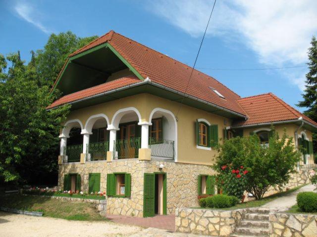 SzaSza apartman - B&B
