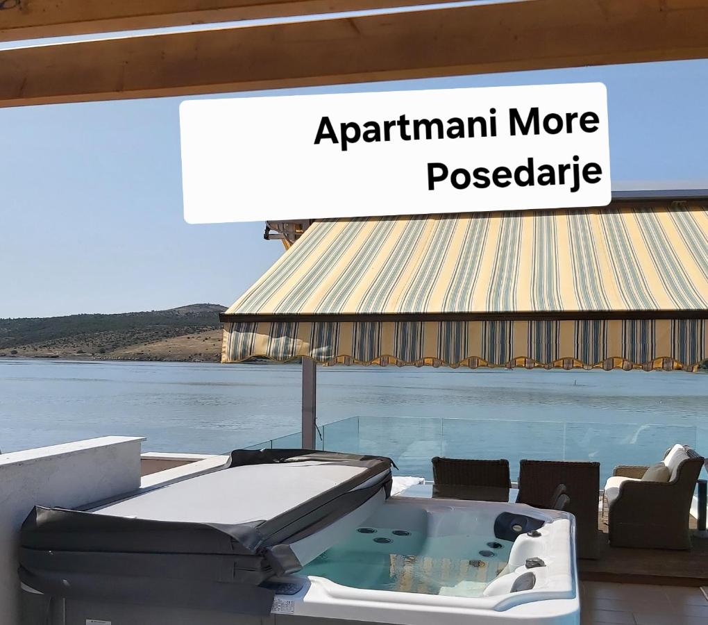 Luxury apartment by the sea with private whirlpool and terrace 50m2 - B&B Posedarje