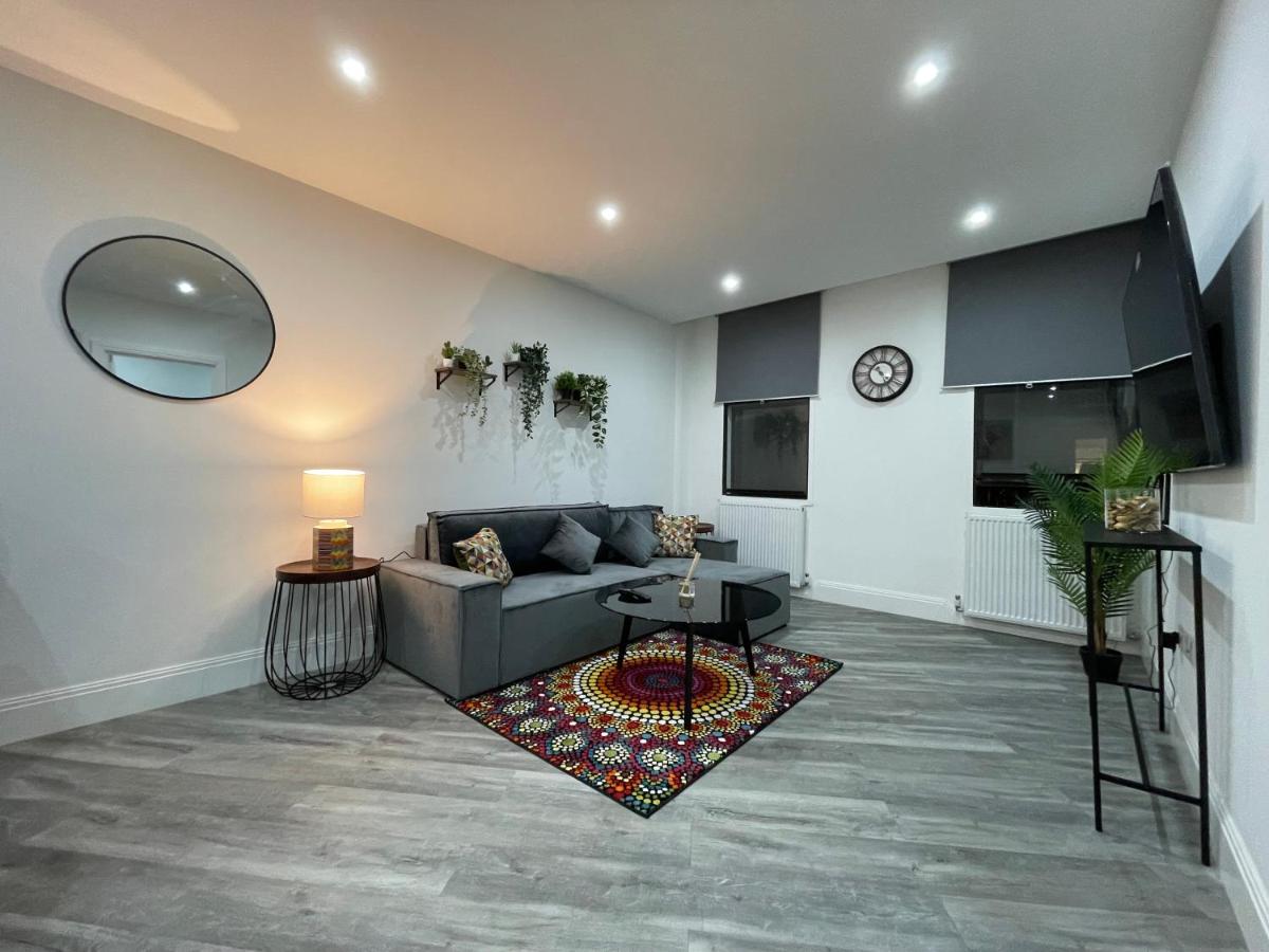Superior One-Bedroom Apartment