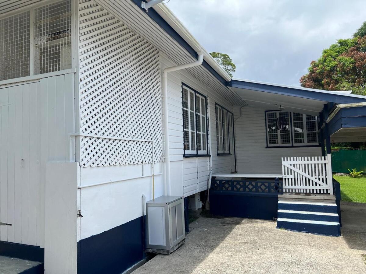 Cozy 3BR Wooden Retreat - B&B Suva