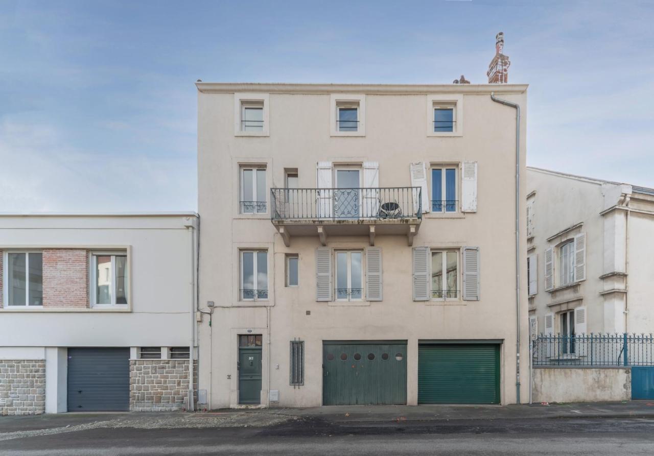 La Grande Maison Clermont - Appartements centre ville - Bed and Breakfast