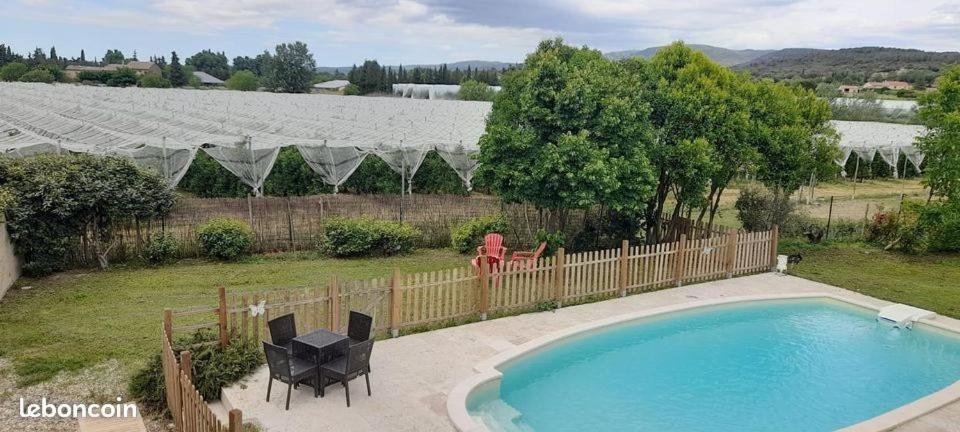 Gite - Domaine Les Peupliers - Lagnes - B&B Lagnes