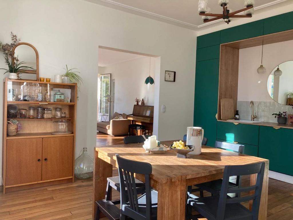 Très calme à côté du château - B&B