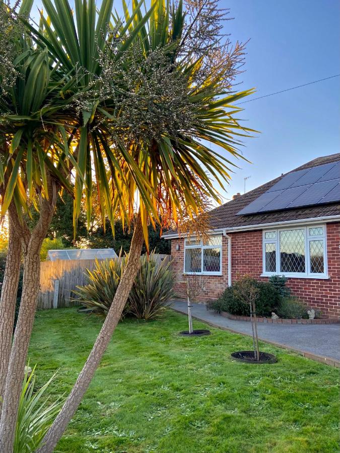 Cosy bungalow Air con & Wi-fi - B&B