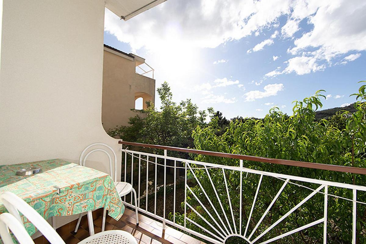 Studio mit Balkon
