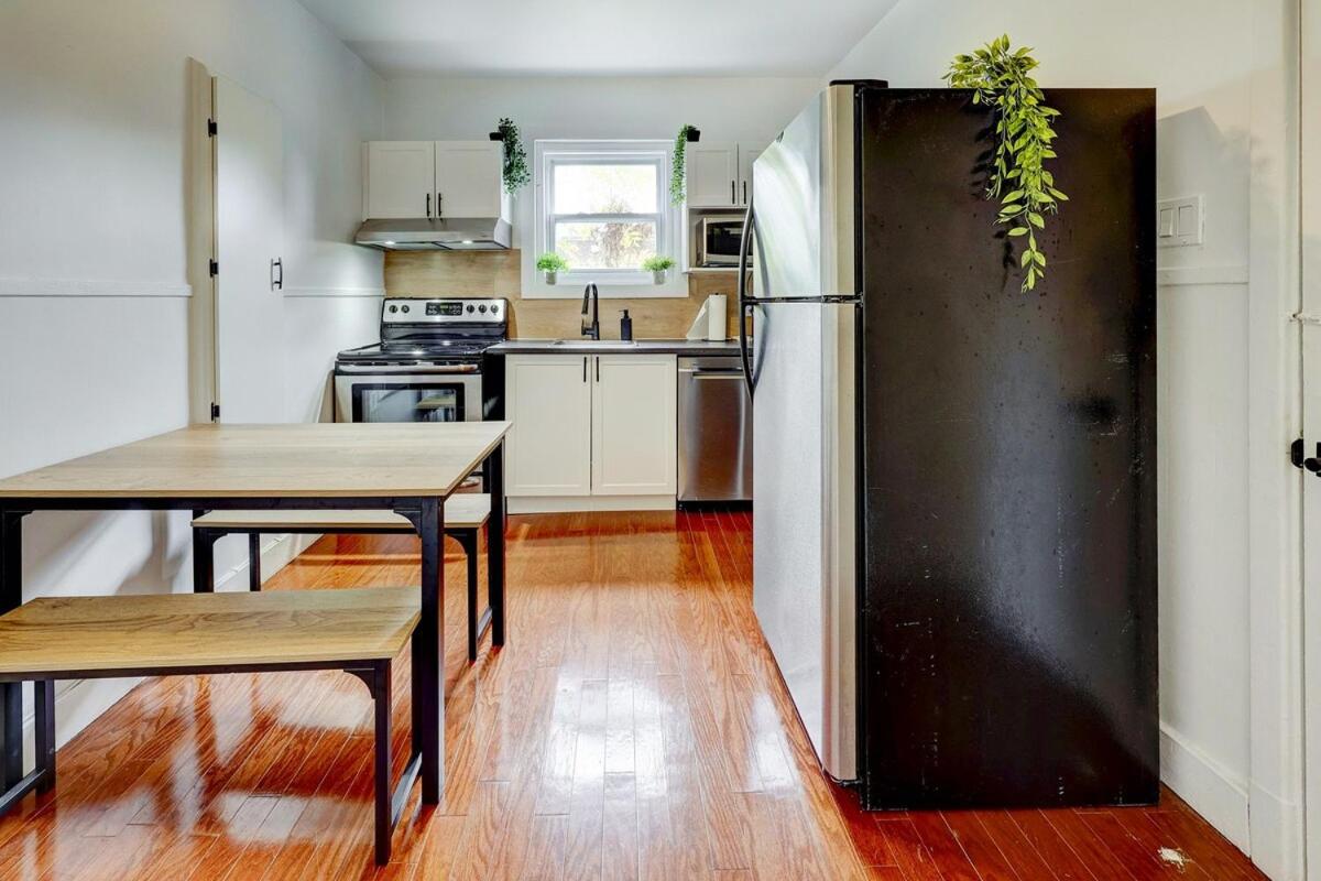 1CH Queen Sofa bed Wifi Smart TV - B&B Québec