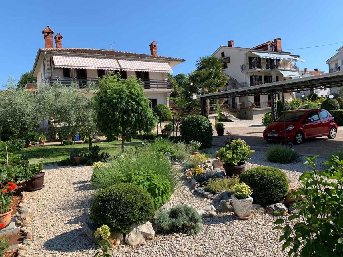Apartment Malinska, Krk 12 - B&B