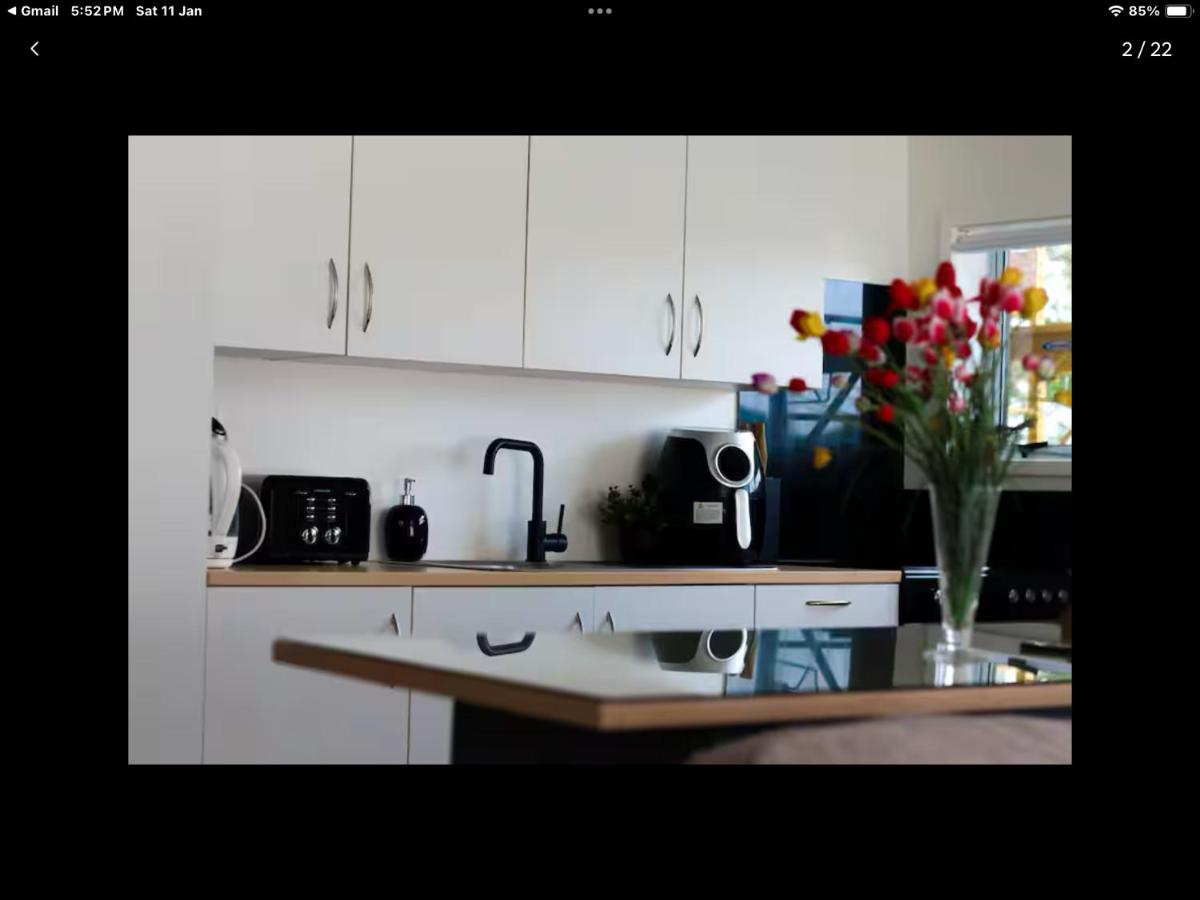 Modern and spacious 1-Bedroom Holiday Home - B&B Distretto di Whangarei
