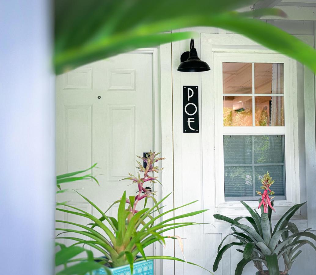 The Poe - Stylish Studio in downtown High Springs - B&B