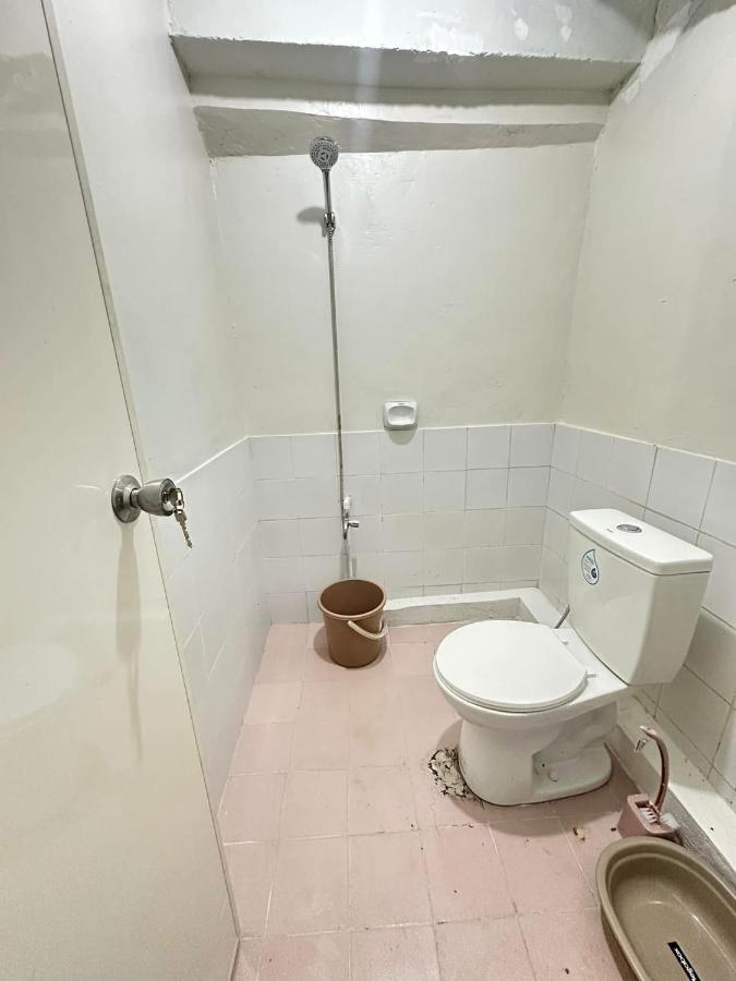 Home stay near at Vluna Medical Center Kalayaan Avenue, Philippine Heart Center, East Avenue Medical Hospital, Quezon City - B&B