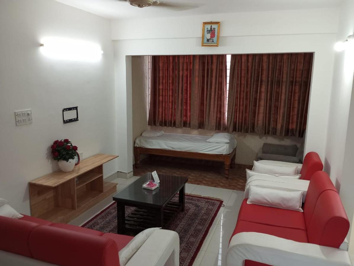Deluxe One-Bedroom Apartment