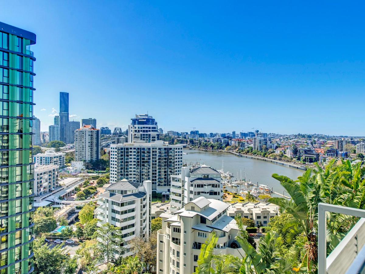 Lovely 2 Bedroom Executive Apartment - B&B Brisbane